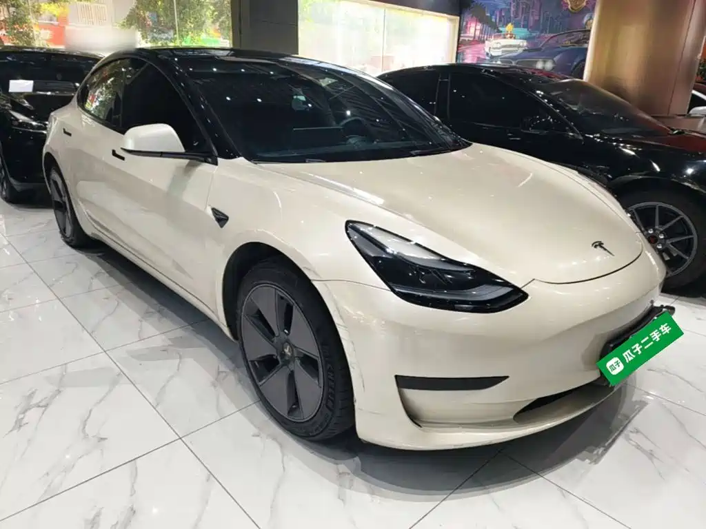 Tesla Model 3 — фото 4