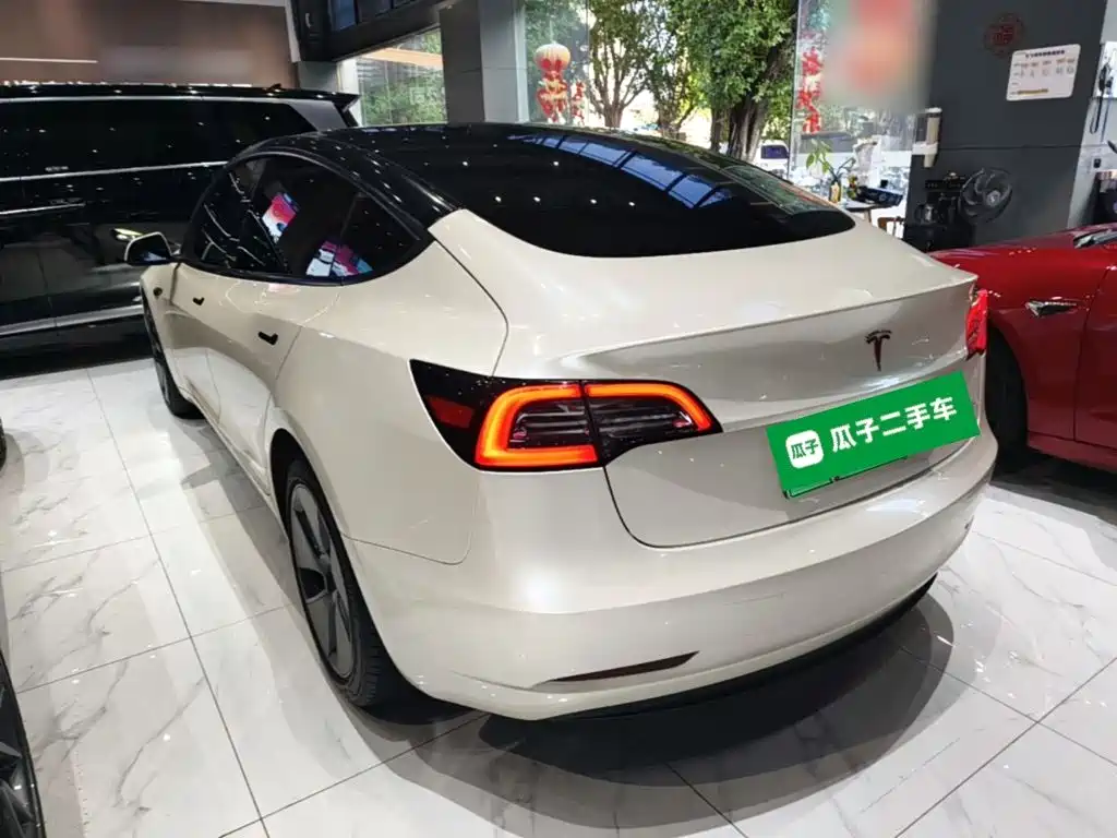 Tesla Model 3 — фото 5