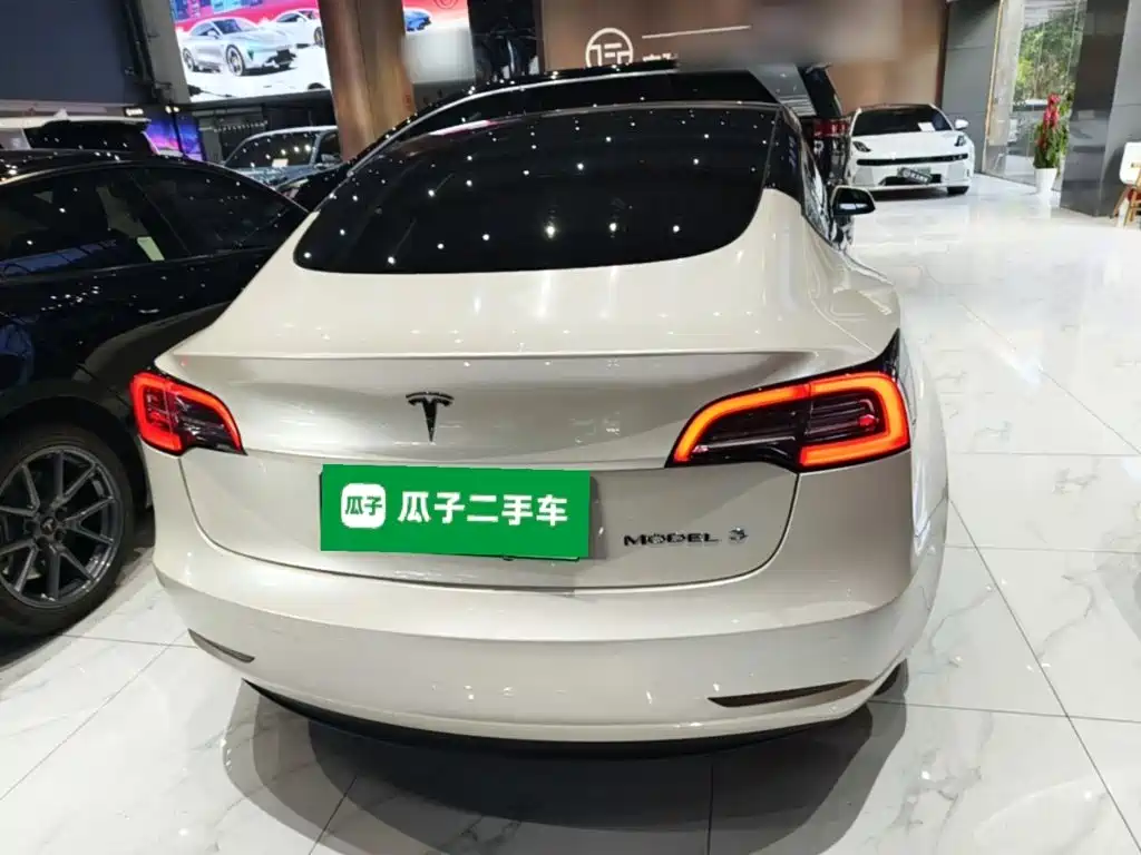 Tesla Model 3 — фото 6