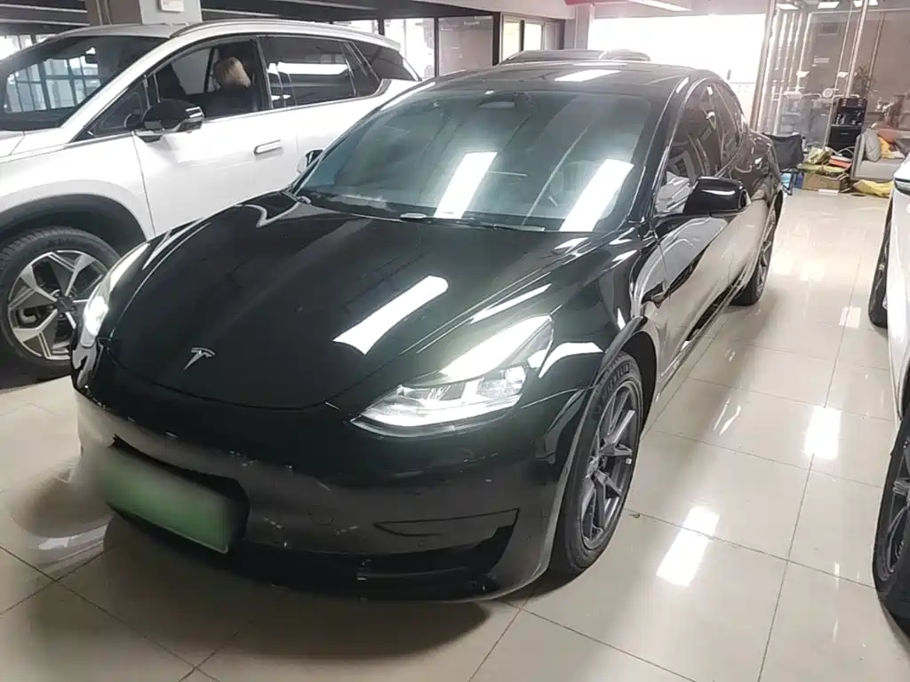 Tesla Model 3 — фото 2