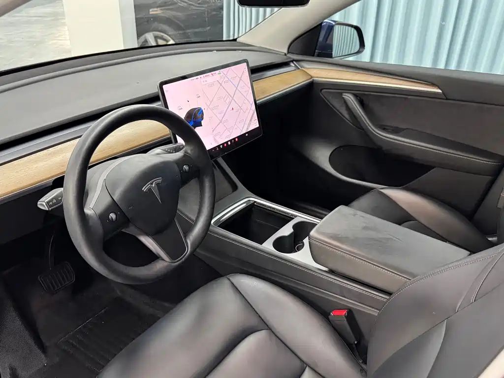 Tesla Model Y — фото 3