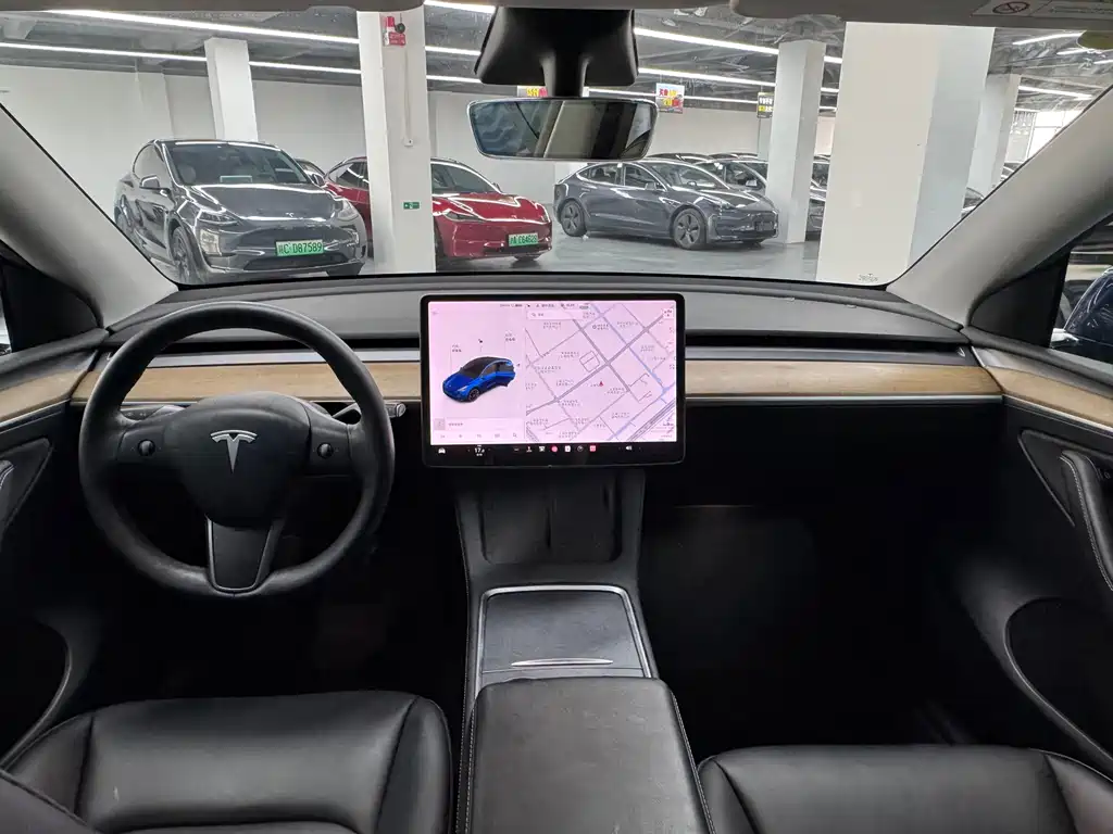 Tesla Model Y — фото 4
