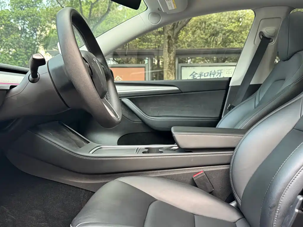 Tesla Model Y — фото 7