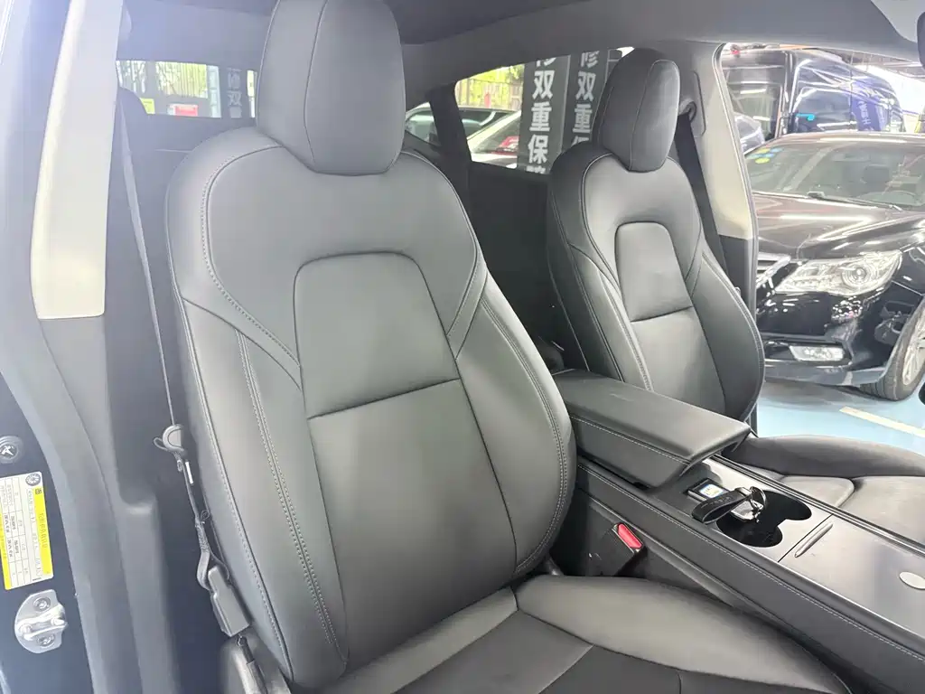 Tesla Model Y — фото 11
