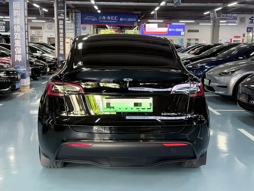 Tesla Model Y — фото 6