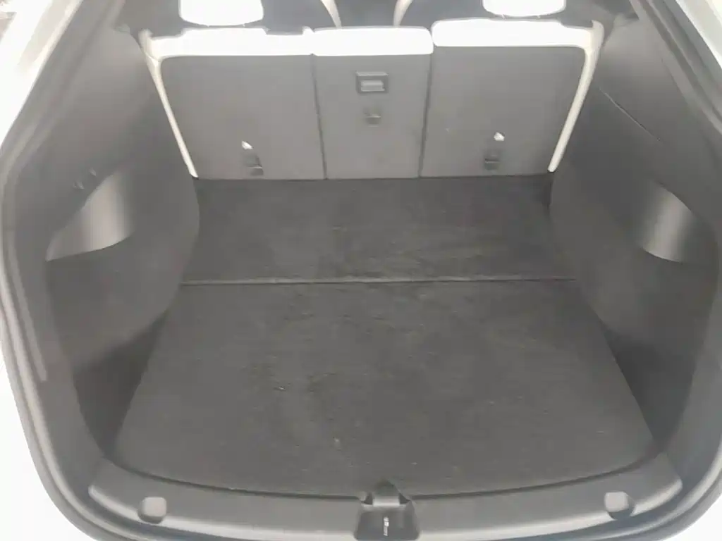 Tesla Model Y — фото 19
