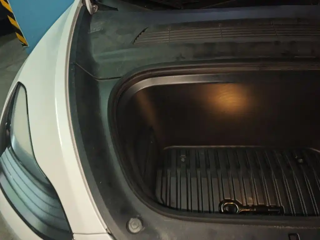 Tesla Model Y — фото 20