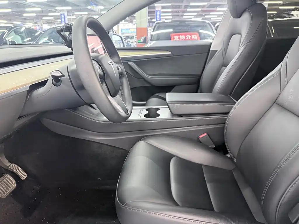 Tesla Model Y — фото 7