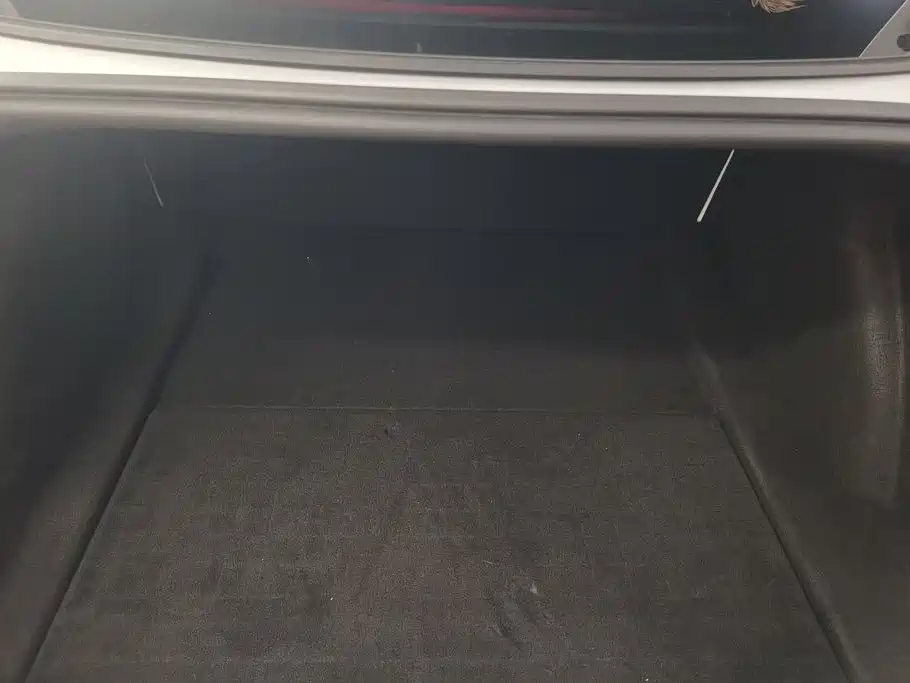 Tesla Model 3 — фото 4