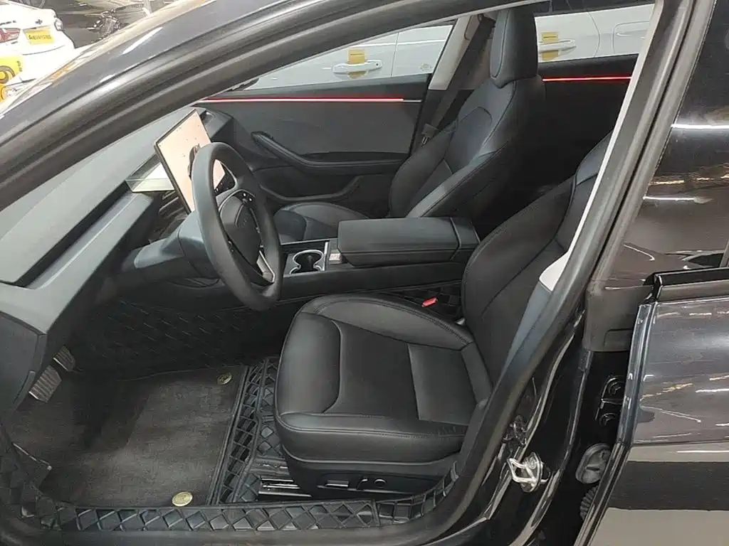 Tesla Model 3 — фото 15
