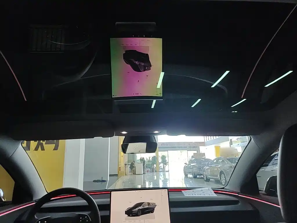 Tesla Model 3 — фото 18