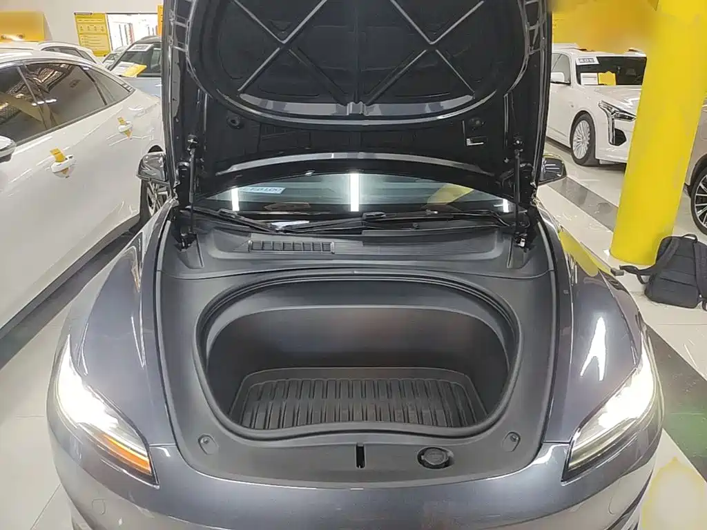 Tesla Model 3 — фото 20