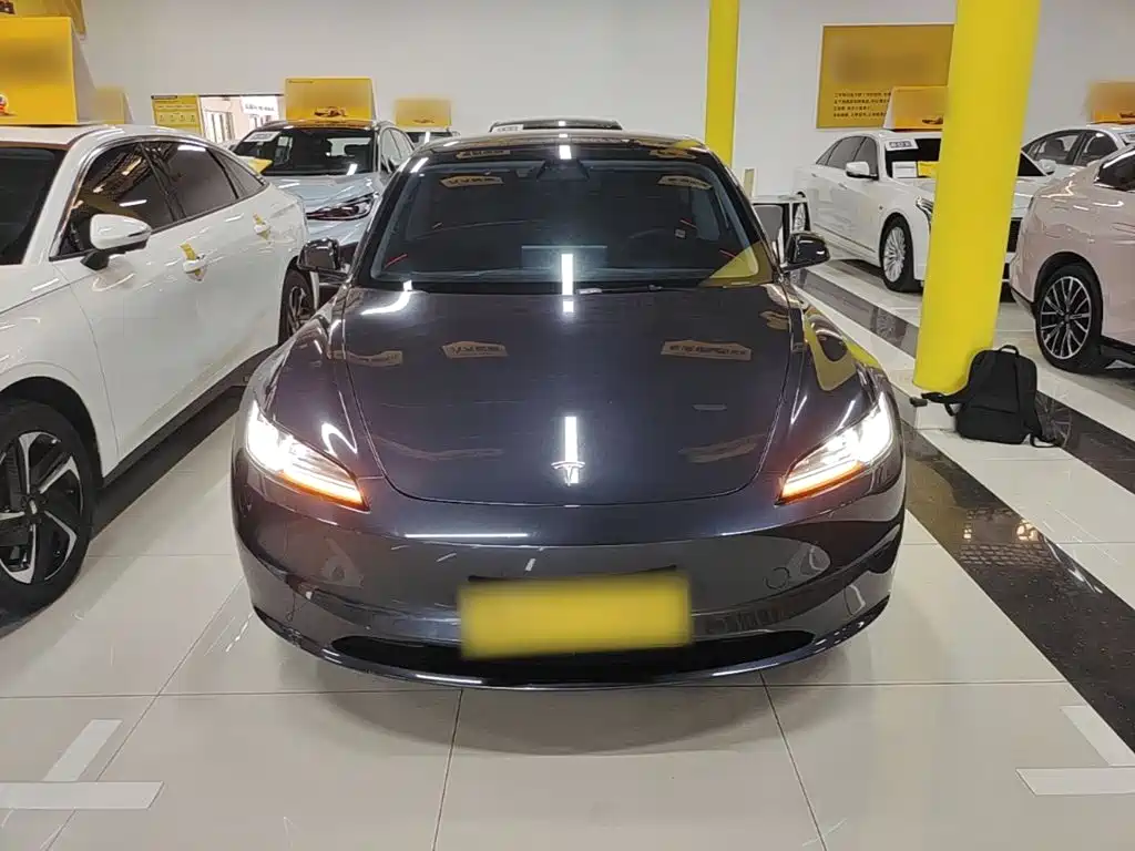 Tesla Model 3 — фото 3