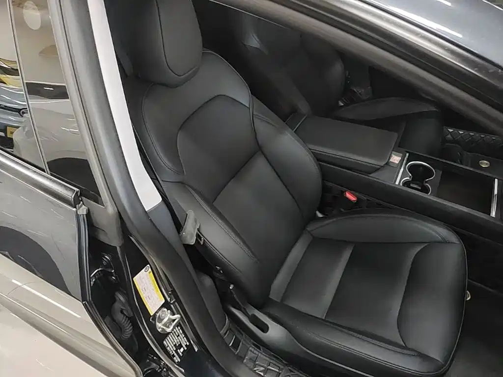 Tesla Model 3 — фото 25