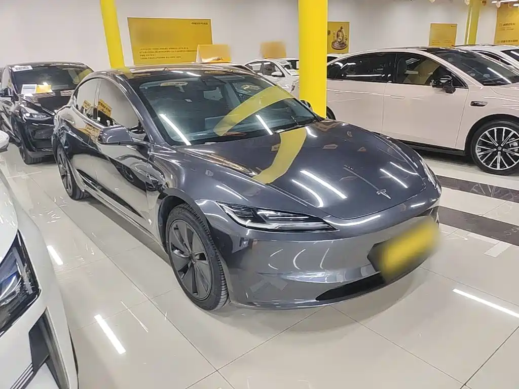 Tesla Model 3 — фото 4