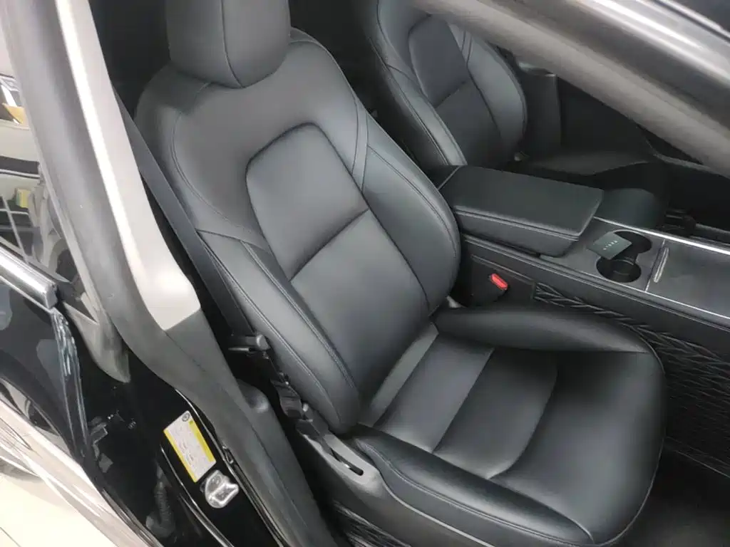 Tesla Model Y — фото 25