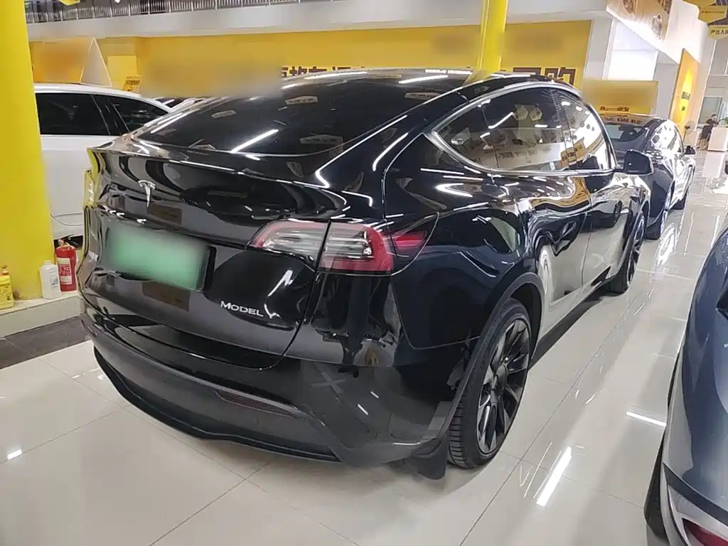 Tesla Model Y — фото 7