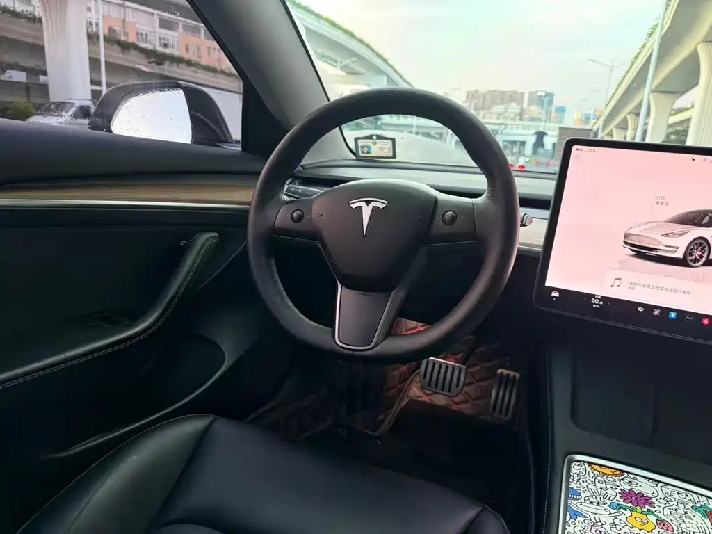 Tesla Model 3 — фото 13