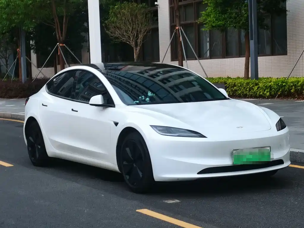 Tesla Model 3 — фото 3