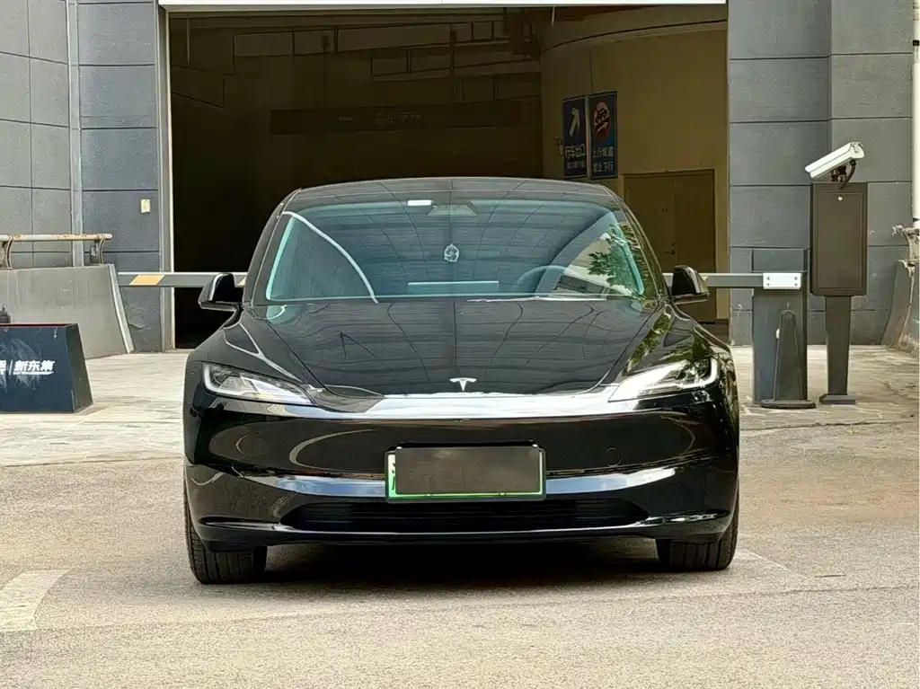 Tesla Model 3 — фото 2