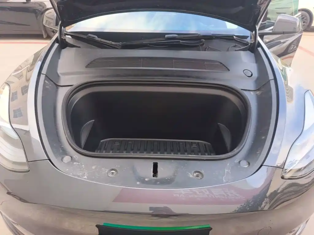 Tesla Model Y — фото 20