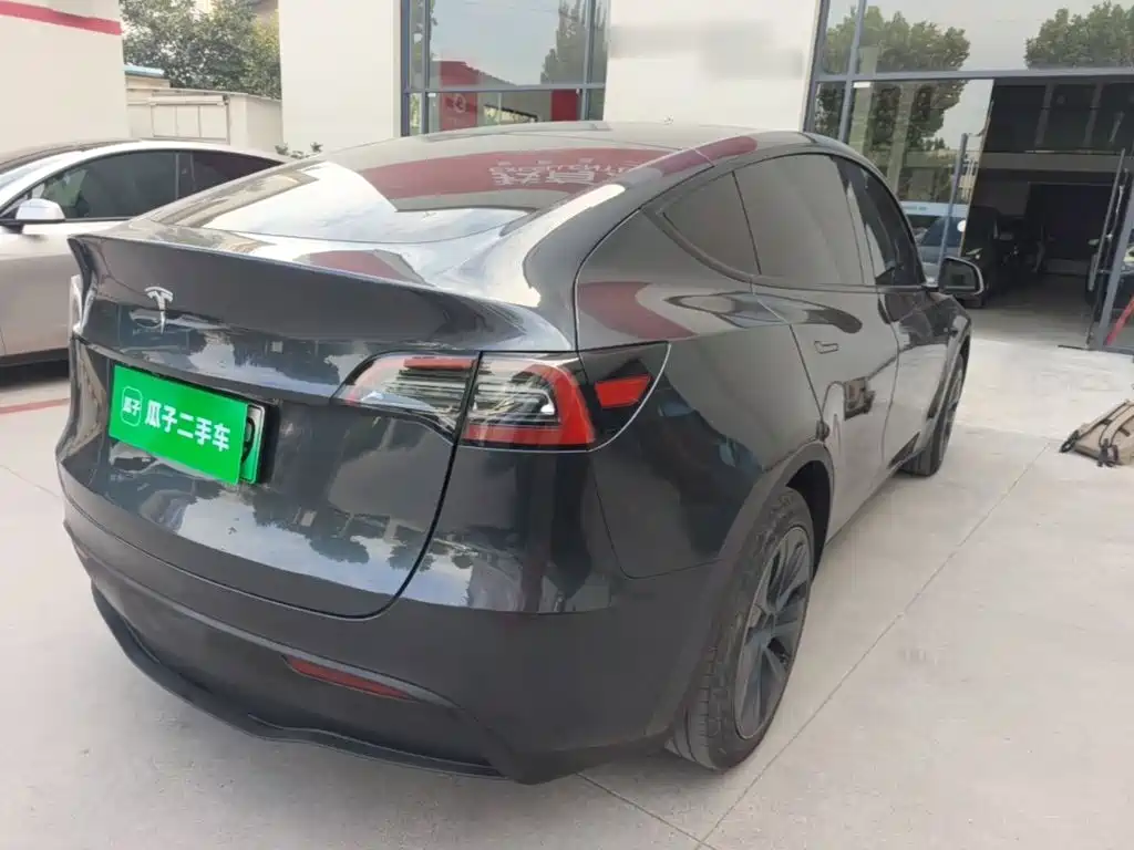 Tesla Model Y — фото 7