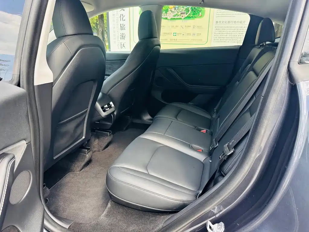 Tesla Model Y — фото 13