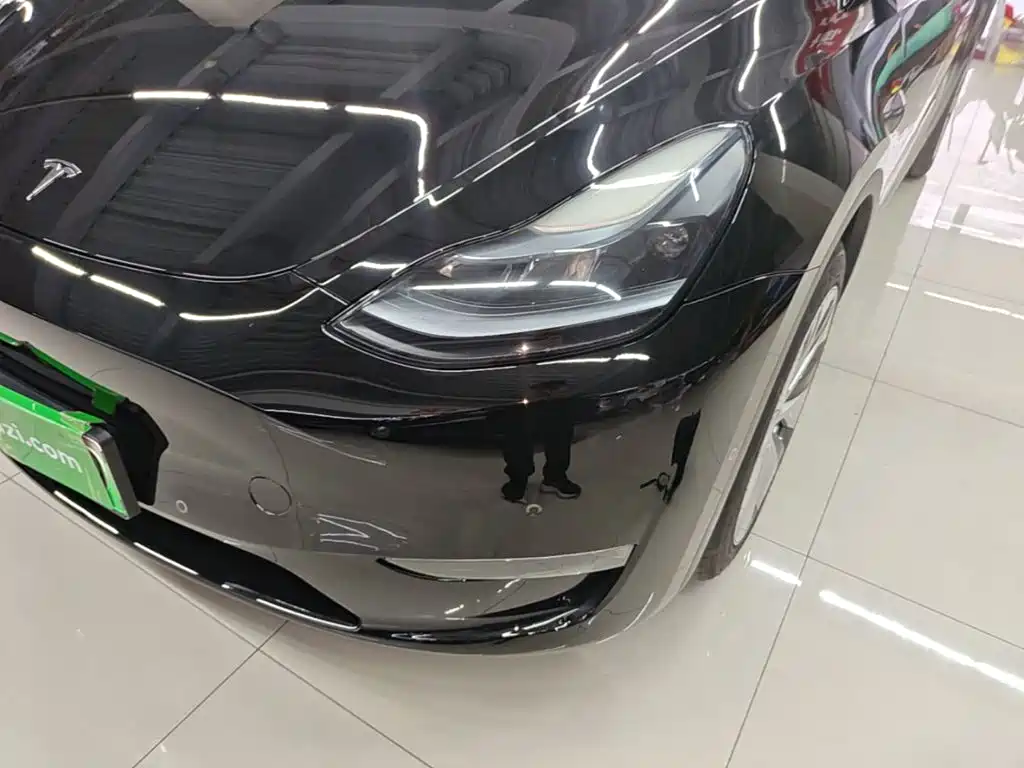Tesla Model Y — фото 17