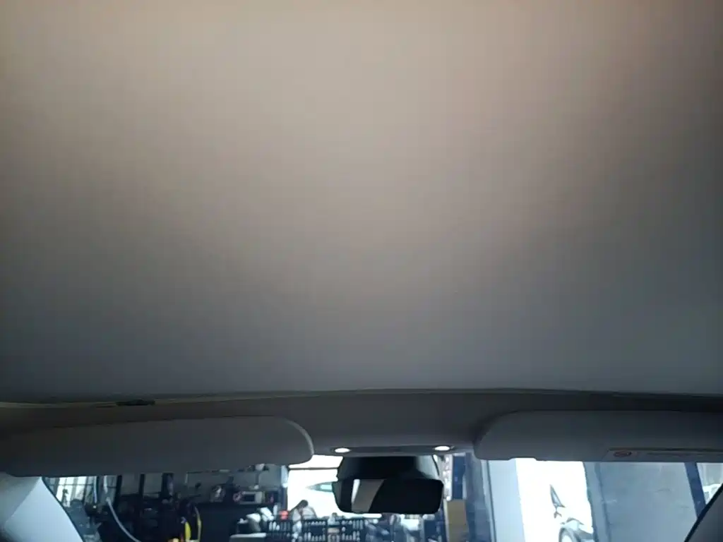 Tesla Model 3 — фото 18