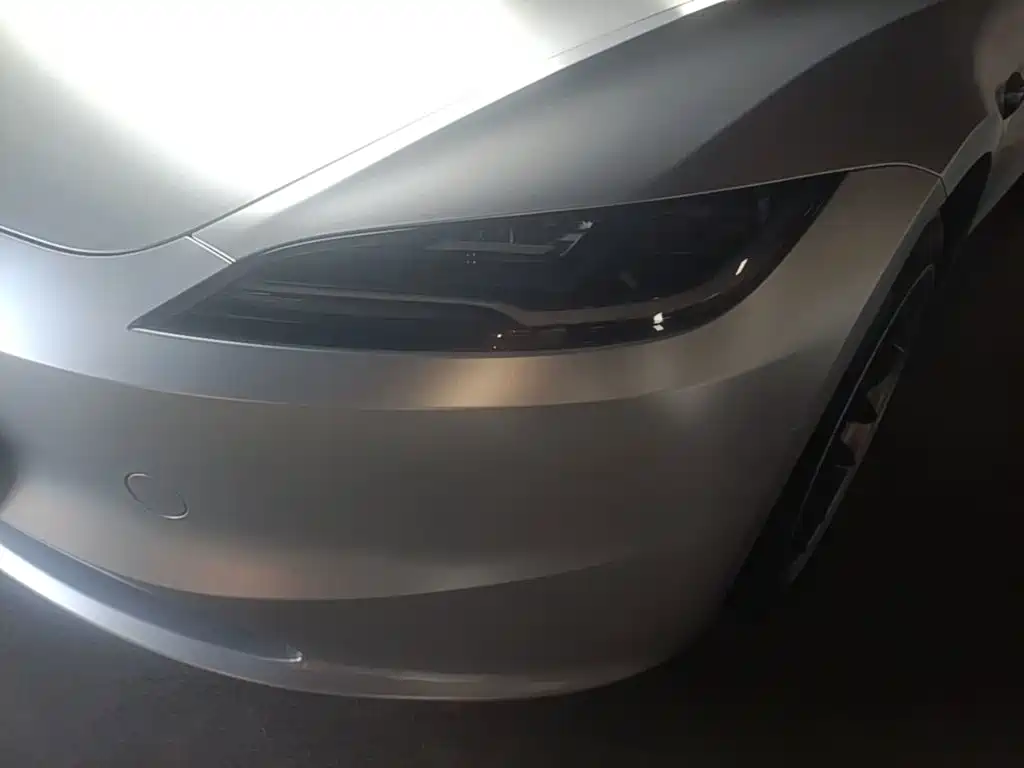 Tesla Model 3 — фото 24