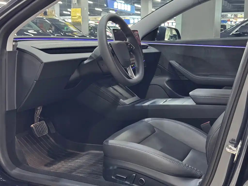Tesla Model 3 — фото 4