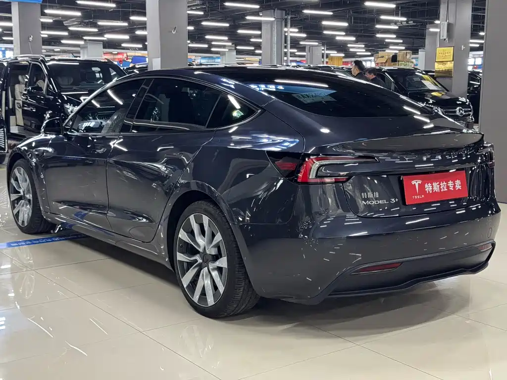Tesla Model 3 — фото 7