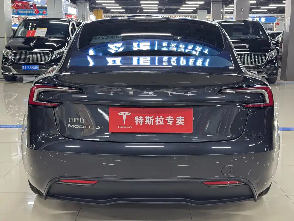 Tesla Model 3 — фото 8
