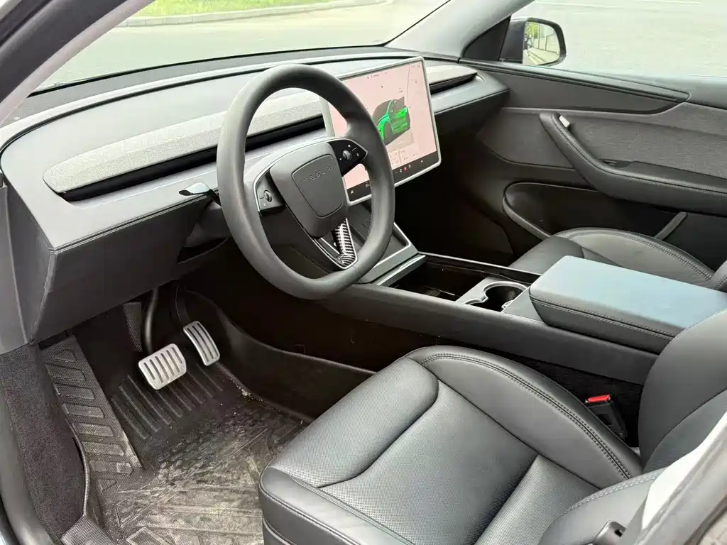 Tesla Model Y — фото 4
