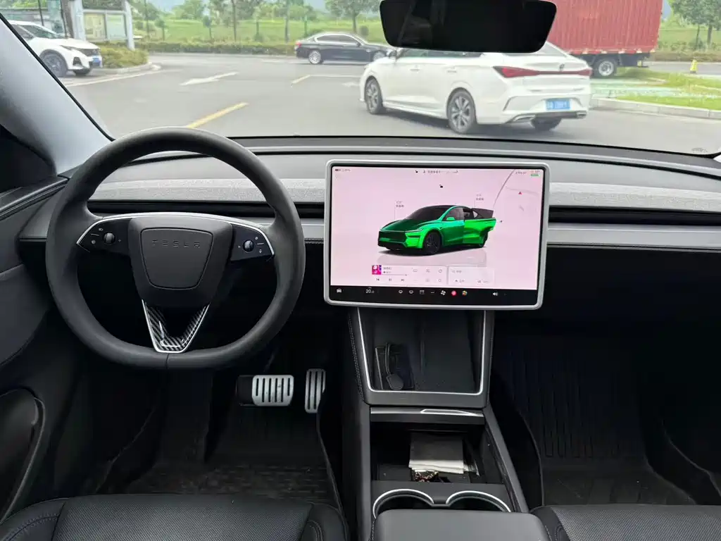 Tesla Model Y — фото 7