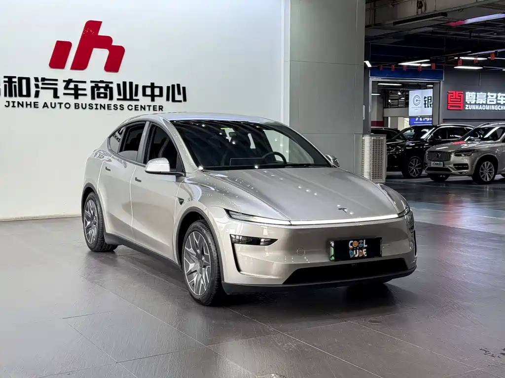 Tesla Model Y L — фото 3