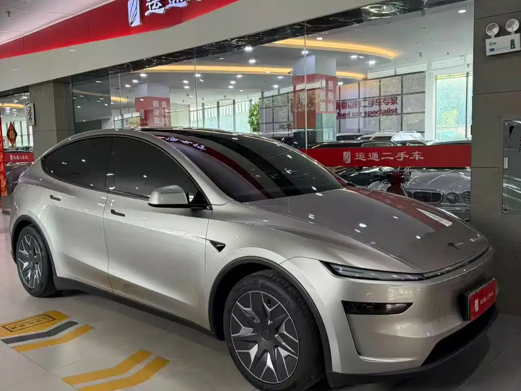 Tesla Model Y L — фото 2