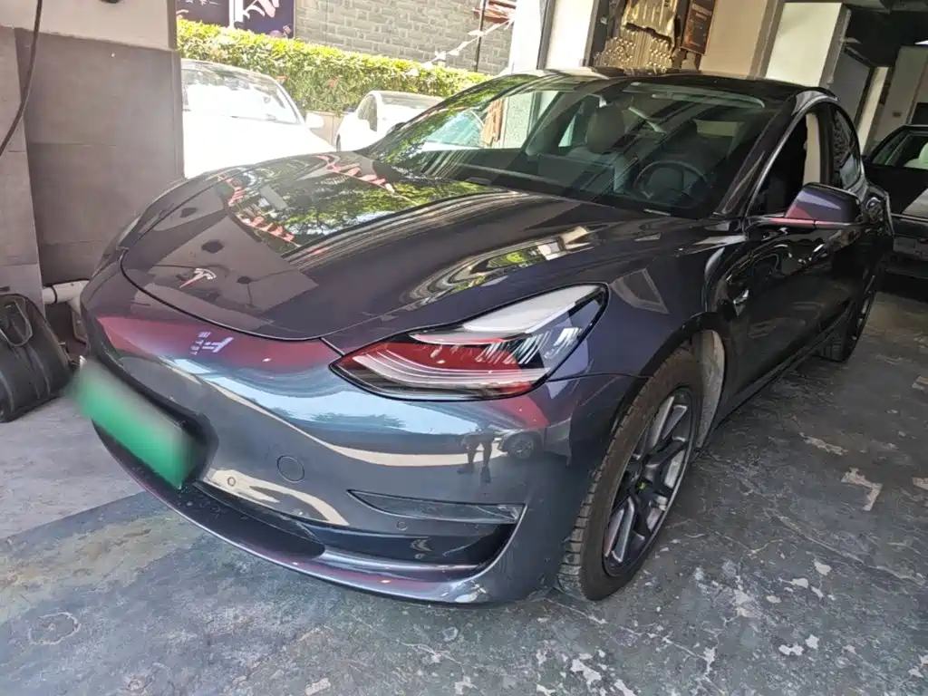 Tesla Model 3 — фото 2