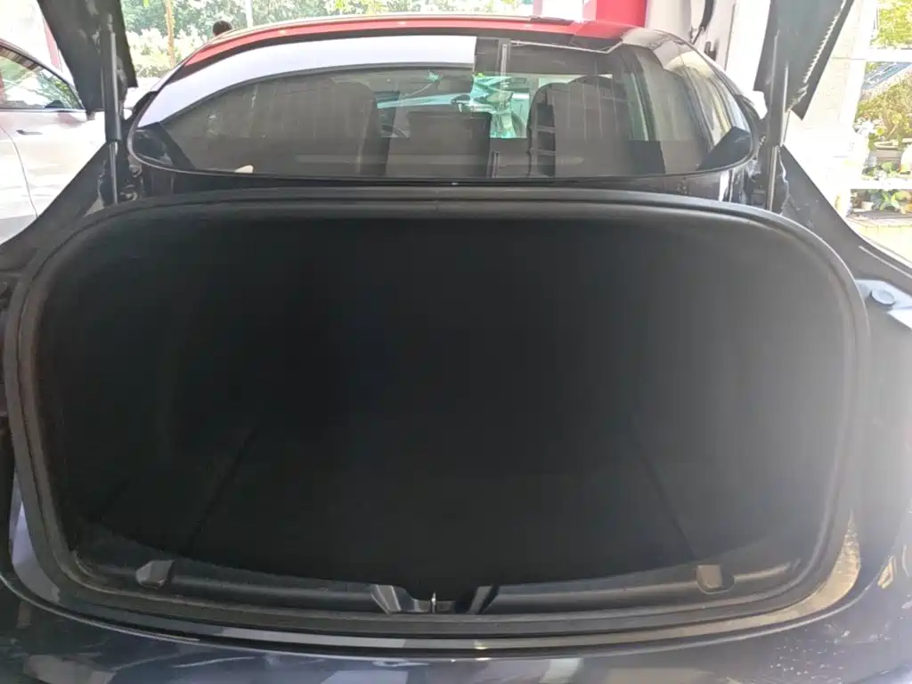 Tesla Model 3 — фото 15