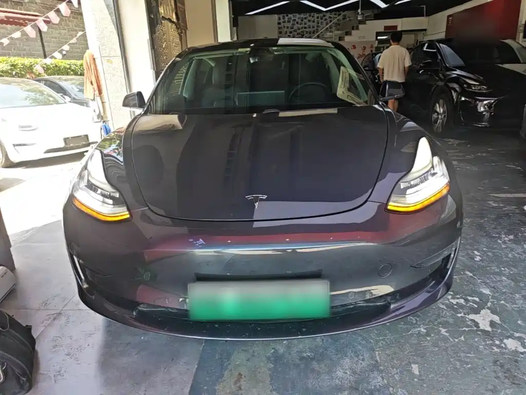 Tesla Model 3 — фото 3