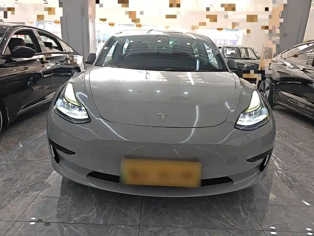 Tesla Model 3 — фото 3