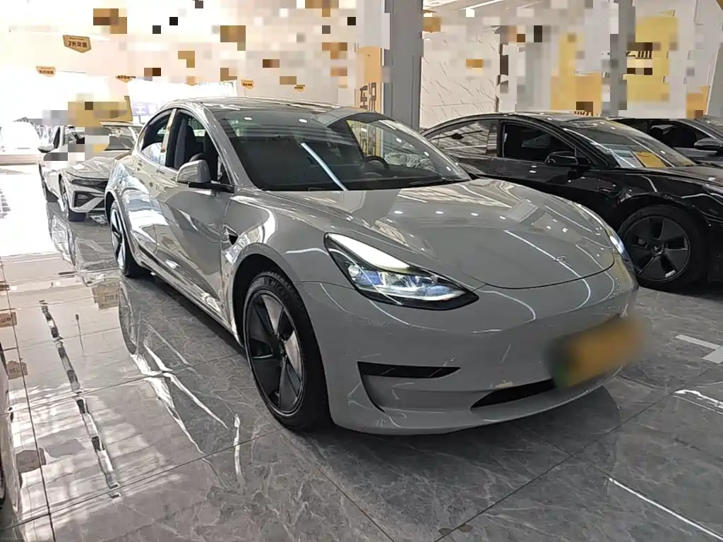 Tesla Model 3 — фото 4