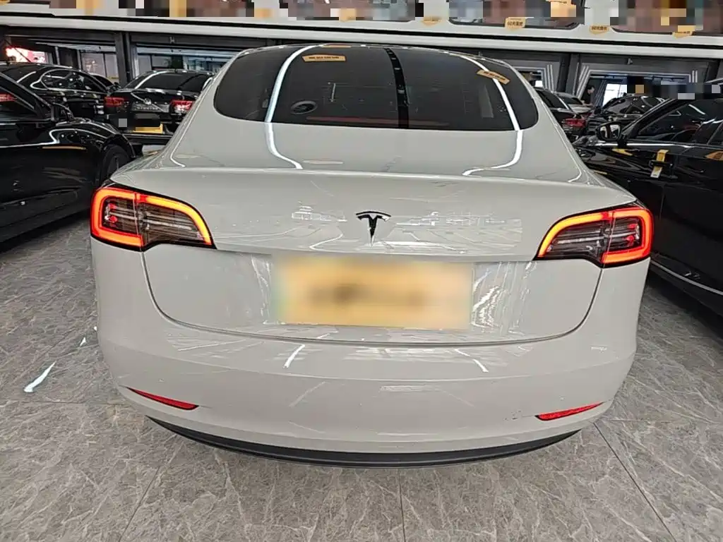 Tesla Model 3 — фото 6
