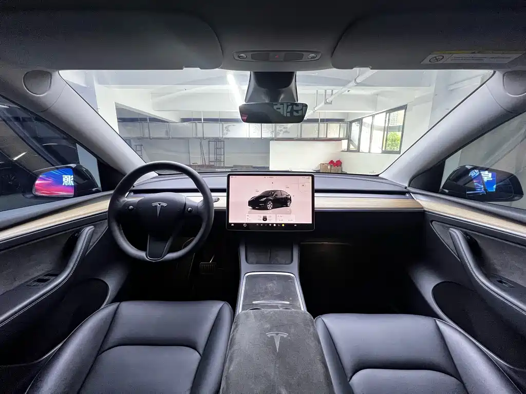 Tesla Model Y — фото 6