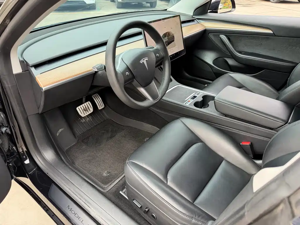Tesla Model 3 — фото 4