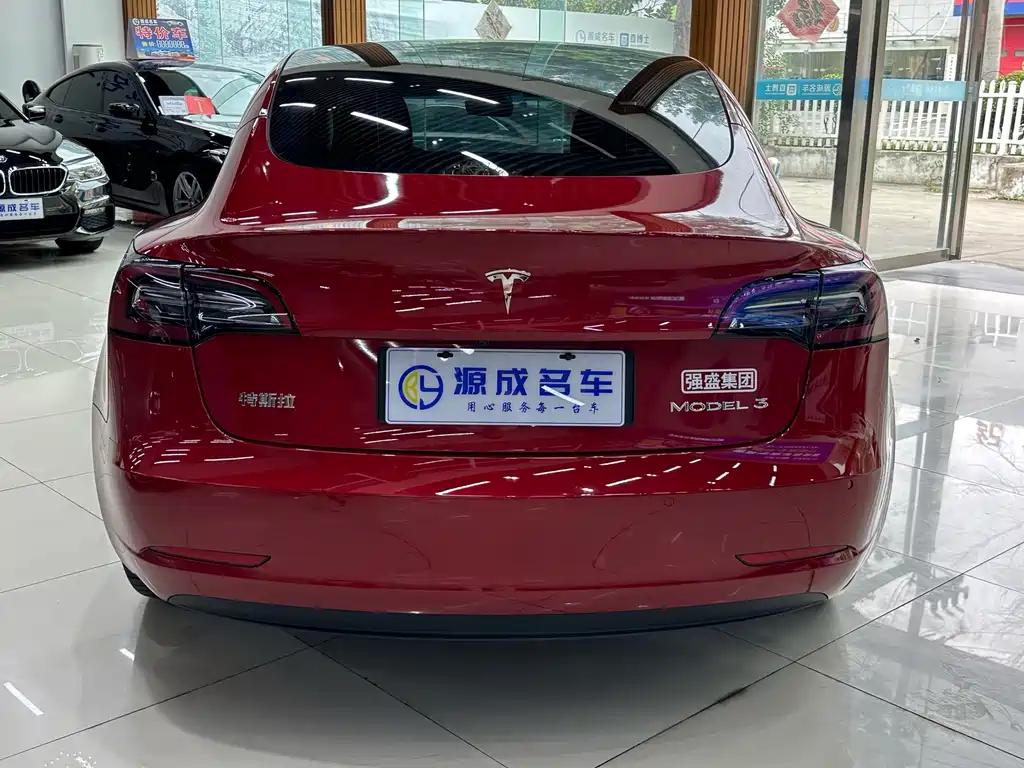 Tesla Model 3 — фото 8