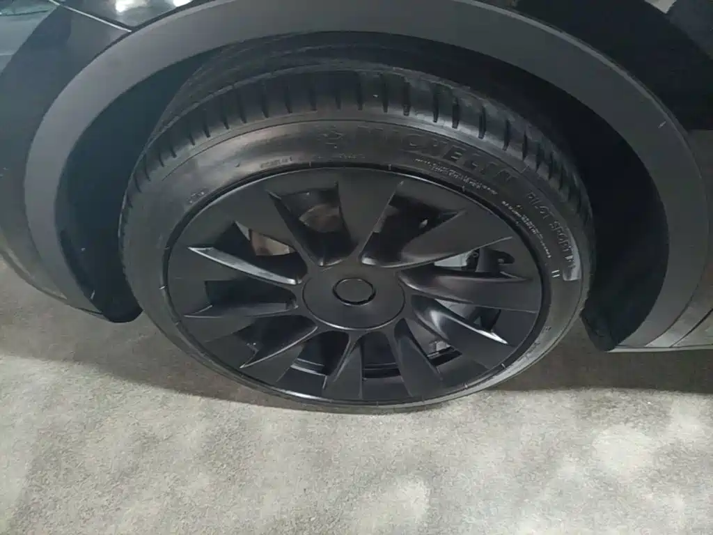 Tesla Model Y — фото 23