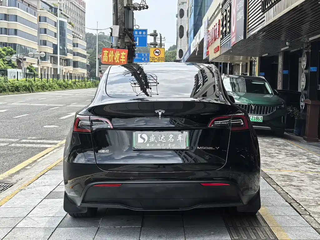 Tesla Model Y — фото 5