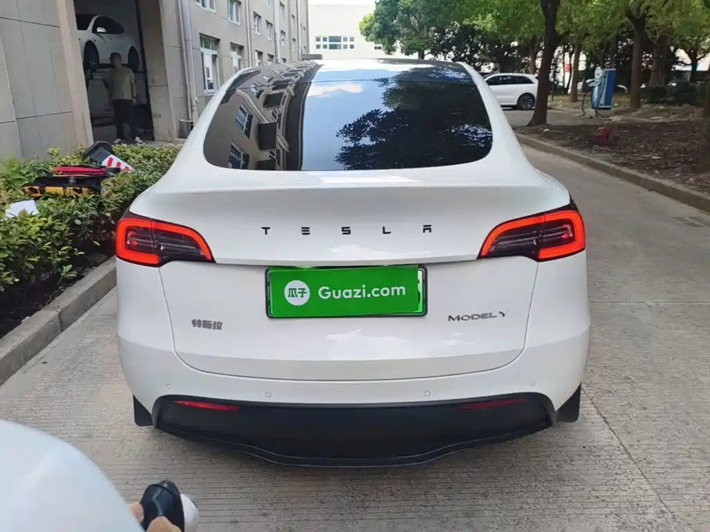 Tesla Model Y — фото 4