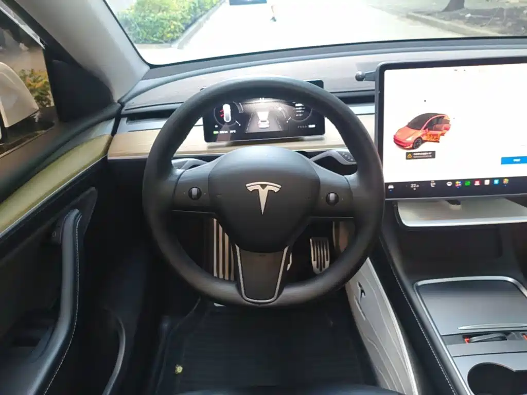 Tesla Model Y — фото 7